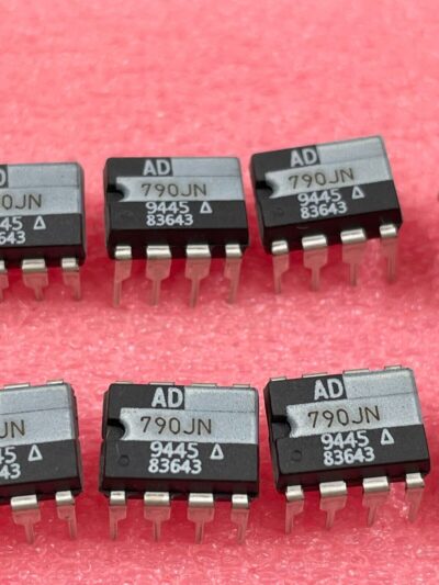 17Pcs - Analog Devices AD790JN Analog Comparators HIGH SPEED COMPARATOR