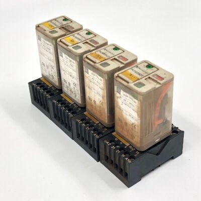 4 Pcs - Socket Relay Telemecanique RUN33A22P7 Universal Relay 3W 10A 230V