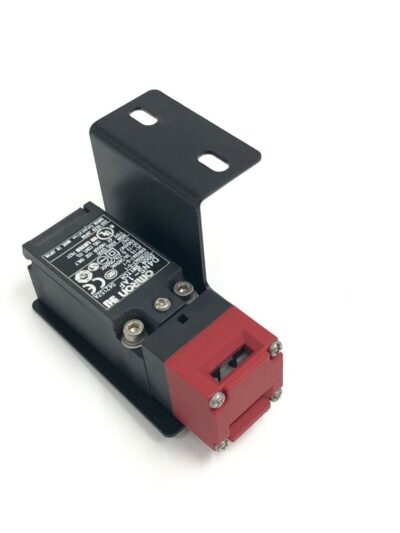 Omron Safety Limit Switch with Key Actuator, Plastic, NO/NC - D4NS-1AF